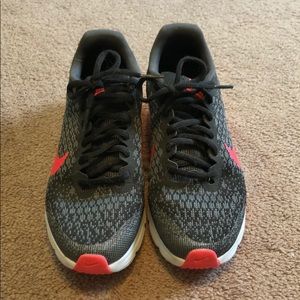 Women’s Nike Air Max Sequent 2